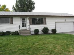 5 Bedroom House In Heights Billings Mt Rentals S T R E T C H Out In This 5 Bedroom 2 1 2 Bath House In Billings Bench Area Renting A House Bath House House