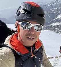 Jost Kobusch a Denali szóló téli megmászására indult Ez az egyik  legnehezebb létező hegymászó feladat a világon. A téli kondíciók brutálisak  az alaszkai óriáson. A német alpinista megérkezett Anchorage-ba, ahol némi