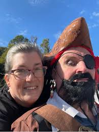 Can someone create a pirate photo edit of me?