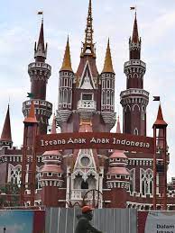 Selamat merayakan hari kebahagiaan untuk kita semua tetap jaga semangat ini demi sebuah janji, karena harapan gakboleh mati disini. Mengelilingi Taman Mini Indonesia Indah Usai Diambil Alih Pemerintah Lifestyle Liputan6 Com