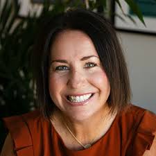 Nina Skaggs's Instagram, Twitter & Facebook