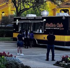 Larita's Cafe (Food Truck) — Southern restaurant (US) food truck in Houston, Texas