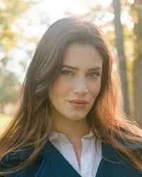 Sabrina Dandridge's Instagram, Twitter & Facebook