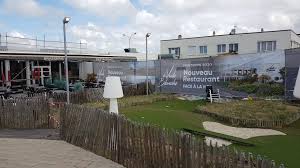 Au Printemps 2020 A Ouistreham Le Nouveau Restaurant La Voile Blanche Tronera Avec Vue Sur Mer Au Dessus De La Restaurant Chantier De Construction Printemps