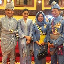 Check spelling or type a new query. Fasha Sandha Songket Baju Pengantin Pakaian Wanita Model Pakaian