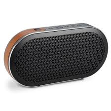 Hal tersebut tentu membuatnya lebih berat, namun sekaligus memiliki ketahanan. 10 Speaker Bluetooth Terbaik 2020 Dengan Suara Bass Yang Mantap