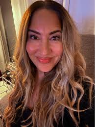 Dina Giannone's Instagram, Twitter & Facebook