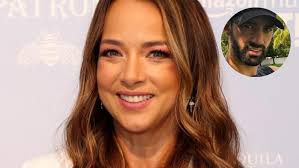 Adamari López reaccionó a la nueva relación de Toni Costa y presumió de un  momento especial con un misterioso galán