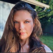 Danielle Hughes (@dhughes840) • Threads, Say more