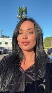 Anisa Shafiq's Instagram, Twitter & Facebook