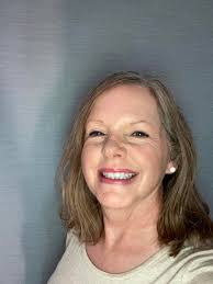 Annette Abshire's Instagram, Twitter & Facebook