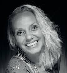 GO PL A CES CREA TING SITE SPE CIFIC WORK SINCE 1985