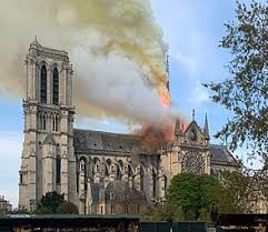 Il se divise en 4 parties. Incendie De Notre Dame De Paris Wikipedia