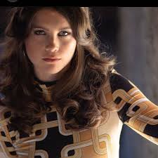 Kim Eakins's Instagram, Twitter & Facebook