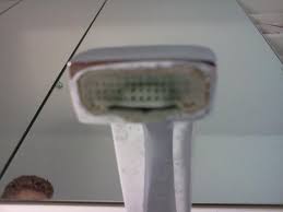 Ein defekter hahn, zerkratzte oberflächen und andere beschädigungen können anlass für den wechsel der küchenarmatur sein. Wie Bekomm Ich Das Sieb Beim Wasserhahn Raus Entkalken