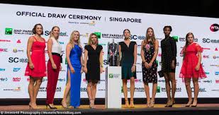 Simona halep of romania lifts the trophy after winning the ladies' singles final against serena williams of the united states during day twelve of the simona halep on instagram: Players Hit The Purple Red Carpet At The 2017 Wta Finals Draw Ceremony In Singapore Women S Tennis Blog