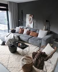 Livingroom With A Touch Of Autumn Grey Couch With Brown And Grey Pillows Autumn Brown Wohnzimmer Dekoration Ideen Wohnzimmerdekoration Wohnzimmer Design