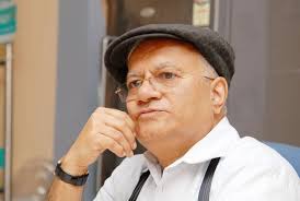 A K Malhotra Business Photo A K Malhotra (left), chairm...