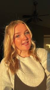 Sarah Crim's Instagram, Twitter & Facebook