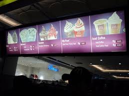 Menu Pesanan Strawberry Sundae Mcd Yang Segar Lezat Picture Of Mcdonald S Semarang Tripadvisor
