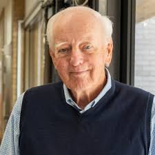 Dr. Thomas Lee Celebrates 50 Years of the Wind Ensemble Full Story  https://music.utexas.edu/news/dr-thomas-lee -celebrates-50-years-wind-ensemble