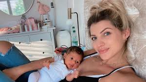 Sarah.harrison.official statistics and instagram analytics report by hypeauditor. Gala On Twitter Sarah Harrison Spricht Auf Instagram Uber Gesundheitliche Probleme Ihrer Tochter Kayla Https T Co 2injqls16w