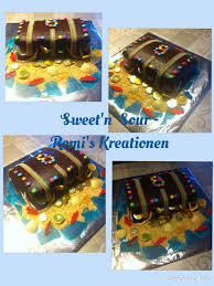 Schokokuchen Als Schatztruhe Mit Ganz Vielen Sussigkeiten Und Essbarem Glas Schatztruhe Kuchen Kinderparty Kreative Kuchen