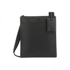 Livraison gratuite dès 25euros d'achats et retour gratuit sur les chaussures et sacs vendus et expédiés par amazon.fr (voir. Reporter Pm Noir 1 Emilie Le Tanneur Bandouliere Homme Le Tanneur Pochette Sacoche Homme