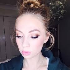 Amber Woolley's Instagram, Twitter & Facebook