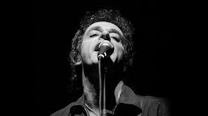 Este miércoles 11 de agosto gustavo cerati cumpliría 62 años, y aún resulta extraño que el verbo deba ser conjugado en condicional; . Xbsutm 8ow6nem