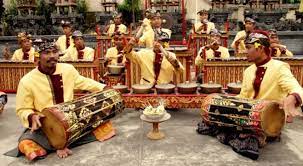 Sekilas, rindik terlihat seperti alat musik kolintang yang sering ditemui. 10 Alat Musik Tradisional Bali Fungsi Dan Cara Memainkannya Silontong