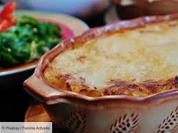 Tous En Cuisine La Recette Des Lasagnes A La Bolognaise De Cyril Lignac Lasagnes Alimentation Idee Recette