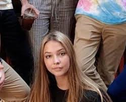 She is learning to play the guitar. Madelyn Cline 16 Facts About The Outer Banks Star You Should Know Popbuzz