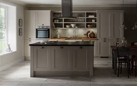 Create Your Perfect Shaker Style Kitchen With Howdens Click The Image To Find More Ideas And Inspiration For Your Kitchen Design Howdens Kitchens Cosy Kitchen