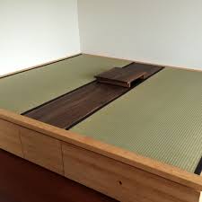 Podeste Aus Holz Und Tatami Bei Japanzimmer De Bestellen Japanshop Japanische Einrichtung Shoji Futon Japanzimmer De Japanischer Futon Futon Wohnung
