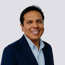 Richard Flor's Instagram, Twitter & Facebook