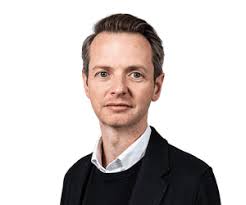 England riots live: thousands of counter-protesters take to the streets