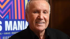 Yves rénier était présent à lille, ce dimanche, dans le cadre du festival séries mania. A La Tele Vous Avez Deux Minutes Pour Capter Le Public Explique Yves Renier