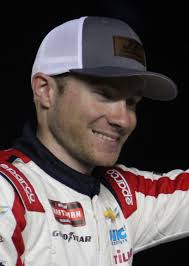 Matt Mills (racing driver)