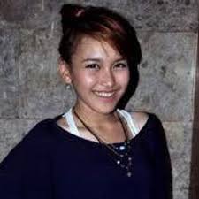 Ia berpesan pada ayu ting ting untuk melupakan perkara tersebut, jika pencemaran nama baik masih dalam batas normal. Ayu Ting Ting Ayutingting29 Twitter