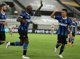 I nerazzurri sono secondi in classifica ad un solo punto dal milan capolista e non possono. Serie A Dove Vedere Tra Tv E Streaming Inter Crotone Benevento Milan E Le Altre Della 15esima Giornata Corriere It