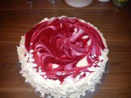 Weisse Schokoladentorte Mit Himbeerpurree Fur 20 Cm Springform Rezept In 2020 Schokoladen Torte Kuchen Und Torten Und Schokoladentorte