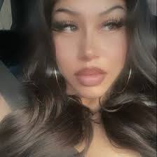 Stefany Reyes's Instagram, Twitter & Facebook