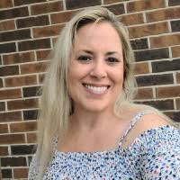 Amanda Bequette's Instagram, Twitter & Facebook