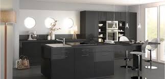 Cuisine Noire Du Contraste Pour Un Style Chic Et Moderne Cuisine Noire Cuisine Sombre Cuisine Mobalpa
