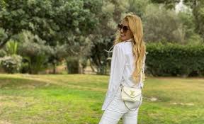 Η γνωστή τραγουδίστρια έλλη κοκκίνου σε μία σπάνια εξομολόγηση για την προσωπική της ζωή και την εποχή της καραντίνας. Spyropoyloy Einai Egkyos Apo Ton Prwhn Ths Kainoyrgioy Imommy