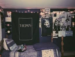 a blog dedicated entirely to tumblr bedrooms and your questions on how to achieve one feel free to cool dorm rooms tumblr bedroom grunge bedroom