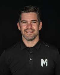 Tom Buske's Instagram, Twitter & Facebook