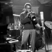 Bill evans (p) julian adderley (a.sax) john coltrane (t.sax) jimmy cobb (d) paul chambers (b) wynton kelly (p. Miles Davis S Jazz Masterpiece Kind Of Blue Is Redone Wsj