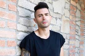 Follow byealex and others on soundcloud. Byealex Elarulta 26 Eves Koraig Csak Tomlosajtot Evett Nehogy Minden Penze Elfogyjon